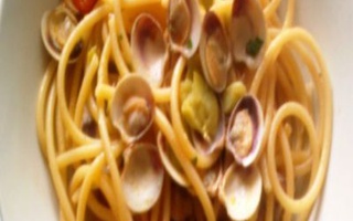 Spaghettoni Fave E Vongole