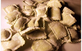 Ravioli di ricotta verdi