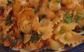 Cartoccio Colorato Di Farfalle Al Microonde