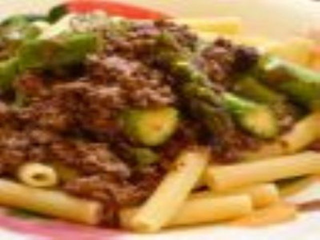 Penne Con Ragu Di Coniglio E Asparagi