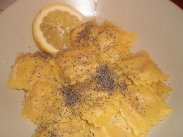 Ravioli Al Salmone Con Profumo Di Limone
