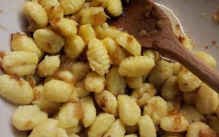 Gnocchi Con Cipolla