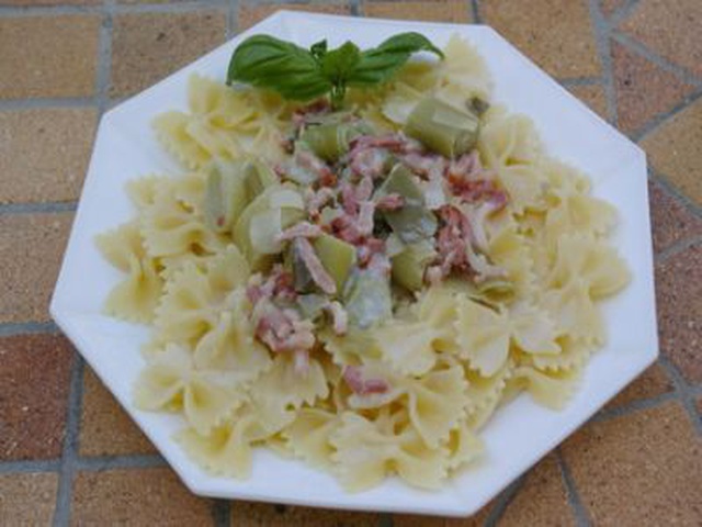 Pasta Con Porri, Panna E Pancetta Affumicata