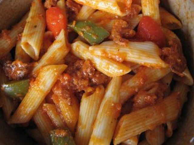 Penne Con Chorizo ​​E Peperoni