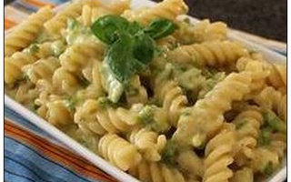 Pasta Al Salmone E Crema Di Zucchine