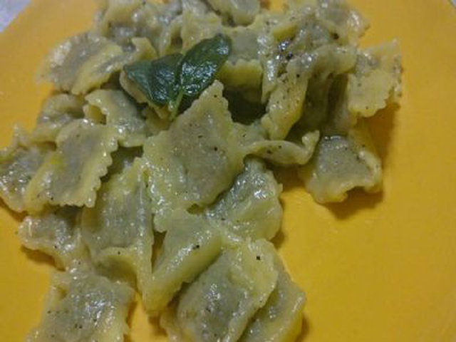 Ravioli Carne E Verdura Burro E Salvia