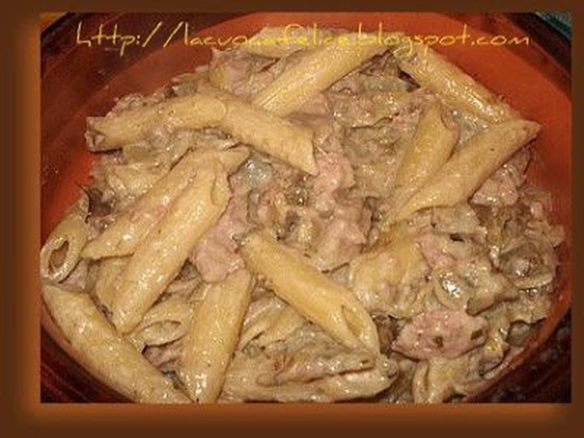 Penne Con Carciofi E Salsiccia