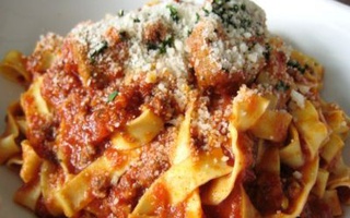 Fettuccine Con Salsiccia