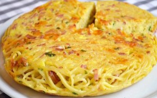 Torta Di Spaghetti Con Pancetta E Cheddar