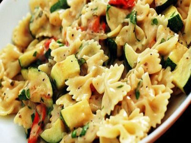 Farfalle Zafferano Zucchine E Speck