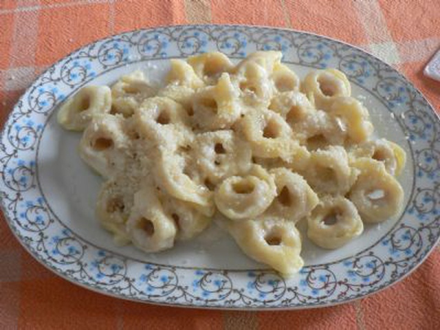 Tortellini Alla Crema Di Formaggio