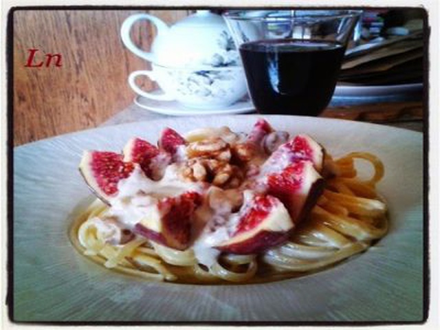 Spaghetti Con Gorgonzola, Noci E Fichi