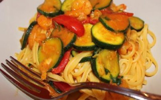Tagliatelle Con Gamberi, Zucchine E Zafferano