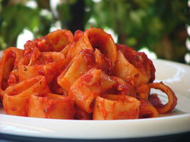 Pasta Al Sugo Di Pesce