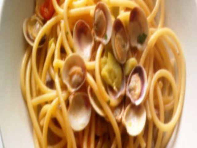 Spaghettoni Fave E Vongole