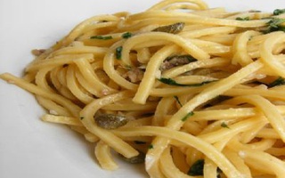 Spaghetti Aglio,olio E Acciughe