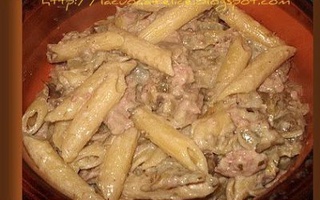 Penne Con Carciofi E Salsiccia