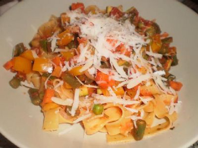 Tagliatelle Al Ragù Di Verdure