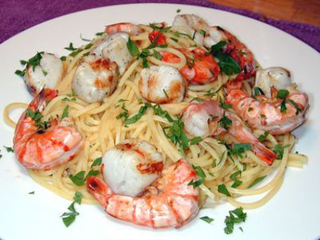 Spaghetti Con Capesante E Gamberetti