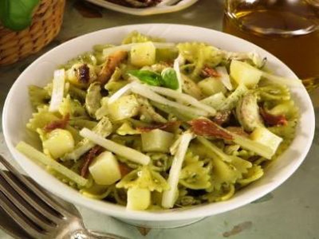 Farfalle Con Pollo E Pesto