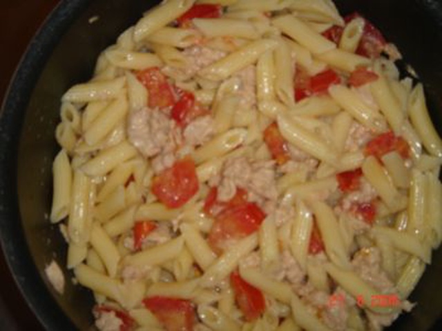 Penne al Pomodoro, Tonno E Capra