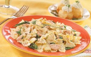 Pasta corta Al Salmone Con Panna