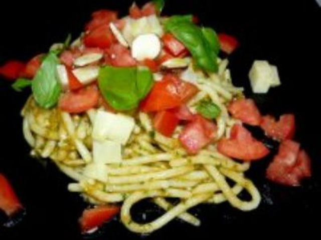 Pasta Con La Crudaiola E  Pesce Spada