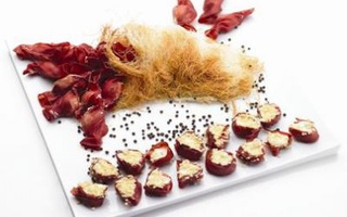 Bresaola In Cornucopia Di Fili Di Pasta