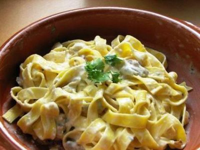 Tagliatelle Con formaggio Blu E Noci