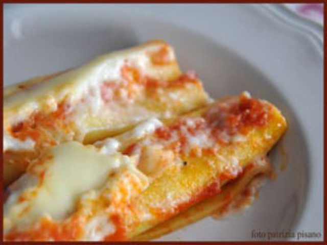 Cannelloni Farciti Con Ricotta, Radicchio E Speck