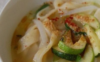 Tagliatelle Di Pollo (Dak Kalguksu)