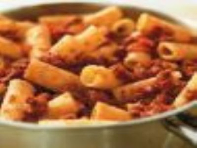 Rigatoni Con Salsiccia, Semi Di Finocchio E Sugo