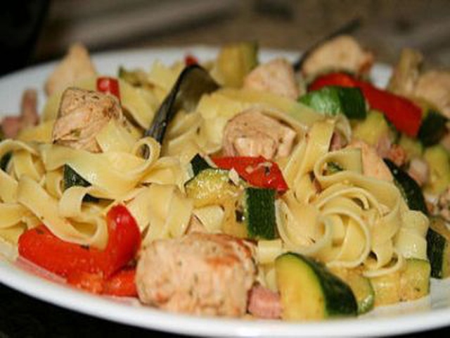 Tagliatelle Di Pollo E Verdure