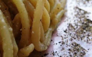 Fusilli  All' Amatriciana Con Pecorino Siciliano