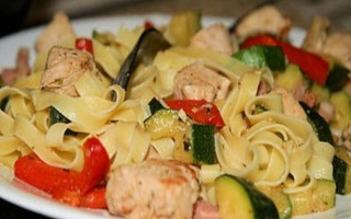 Tagliatelle Di Pollo E Verdure