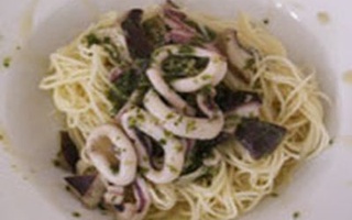 Spaghetti Con Calamari E Porcini, Burro Di Prezzemolo