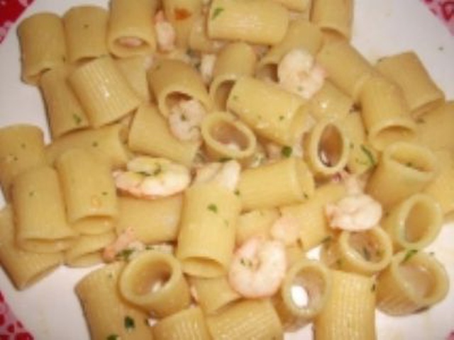 Rigatoni con gamberi e zafferano